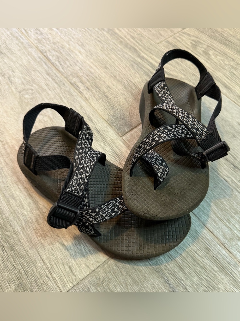 Chaco Women's Size 6 Sport Sandals Black Comfort Unisex Hiking Outdoors Casual